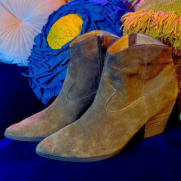 Lucky Brand Shoes - LUCKY BRAND tan suede booties sz 10